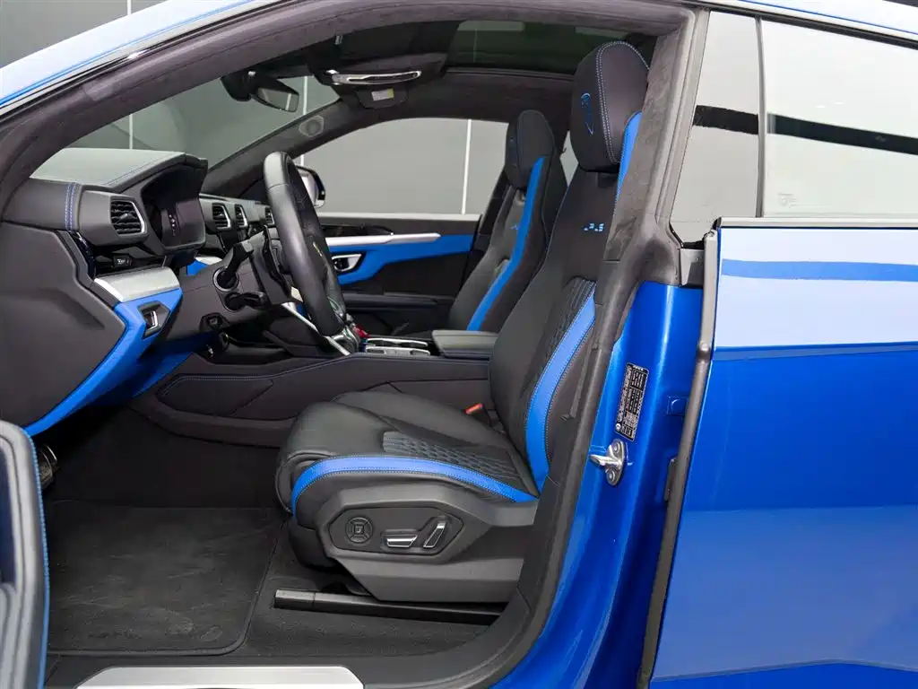 Urus 2023 4.0T V8 S купить на сайте DeffCars