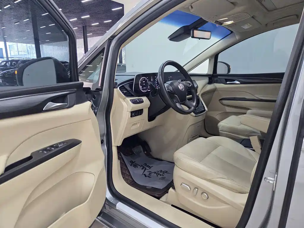 Buick GL8 2023 ES Lu Zun Exclusive Model купить на сайте DeffCars
