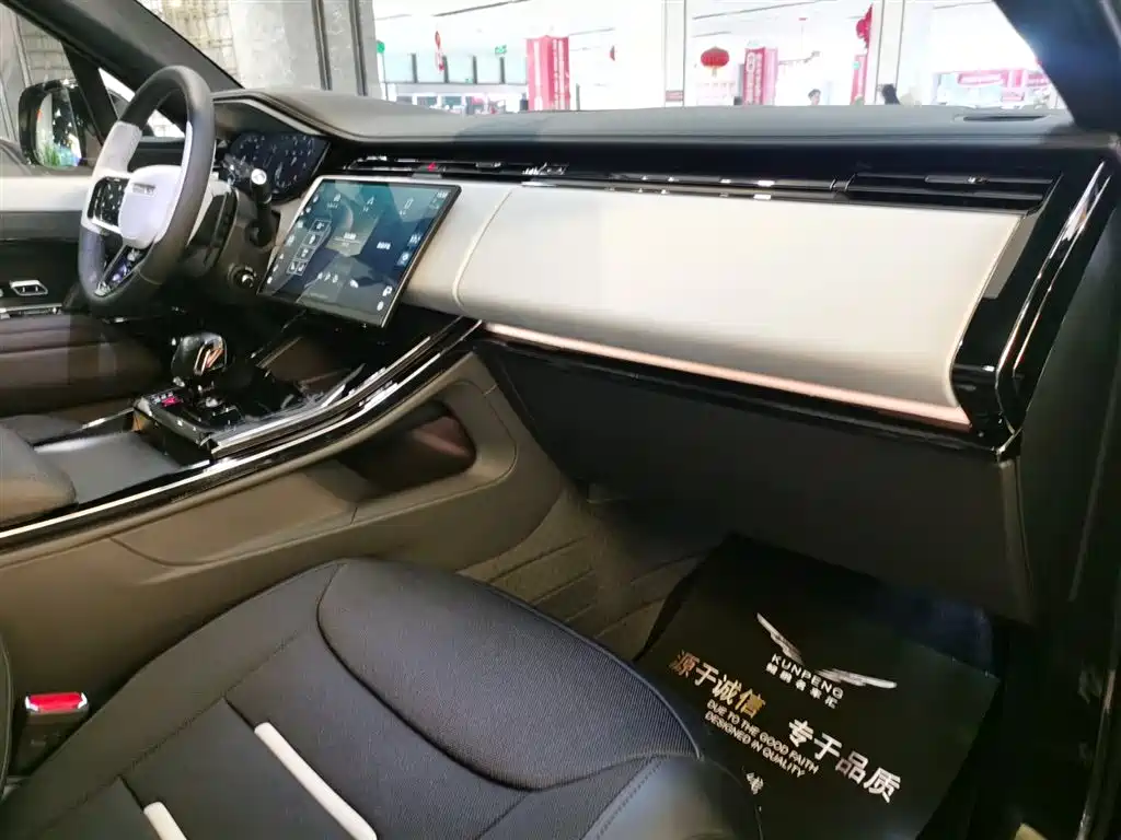 Range Rover Sport 2024 4.4 V8 SV Edition One купить на сайте DeffCars