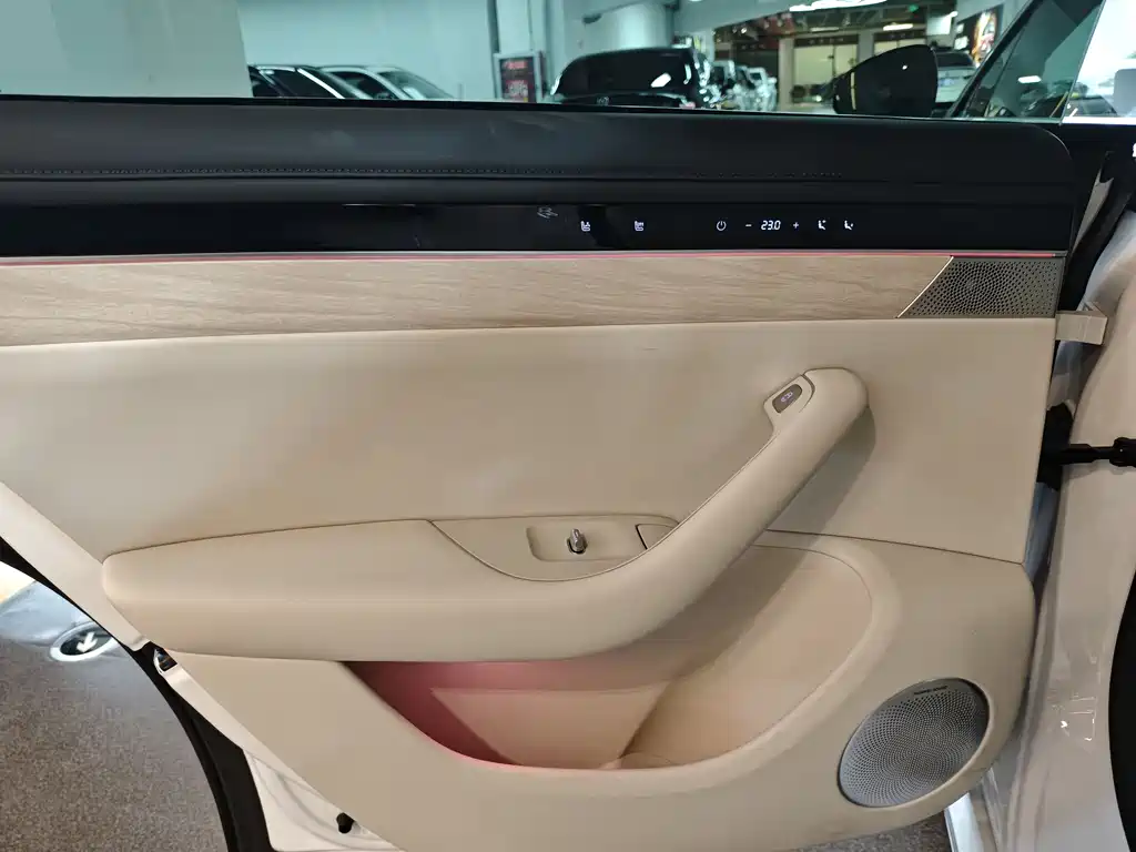 Zhijie S7 2025 model 705km Max купить на сайте DeffCars