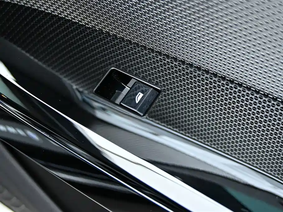 BMW 7 Series 2023 735Li M Sports Package купить на сайте DeffCars