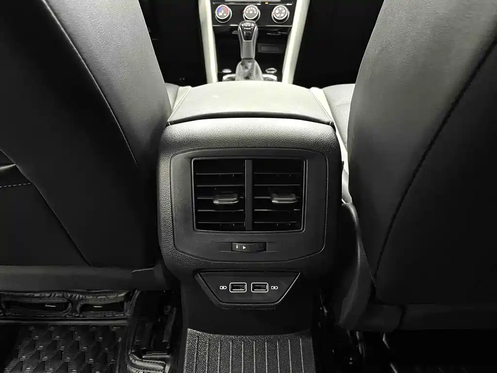 T-ROC 2023 280TSI DSG two-wheel drive time version купить на сайте DeffCars