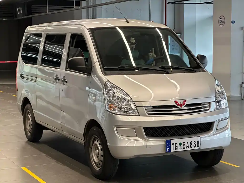 Wuling Rongguang S 2021 1.2L basic 7-seat LSI купить на сайте DeffCars