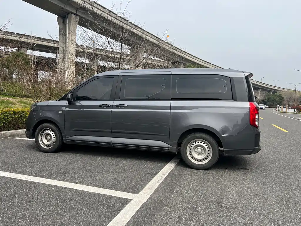 Wuling Zhengcheng 2021 1.5T manual luxury model купить на сайте DeffCars