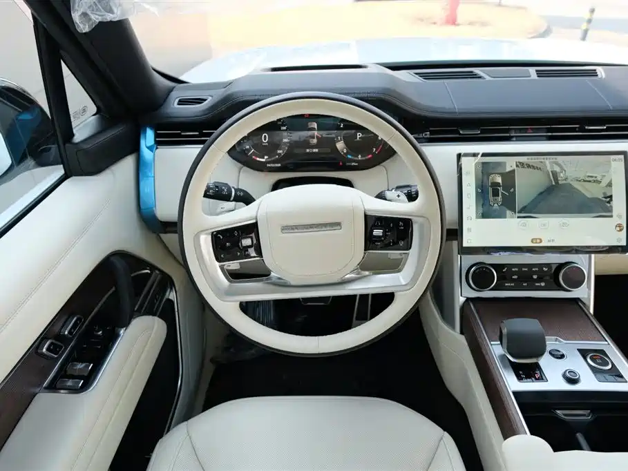 Range Rover 2023 3.0 L6 400PS Genesis Extended Edition купить на сайте DeffCars