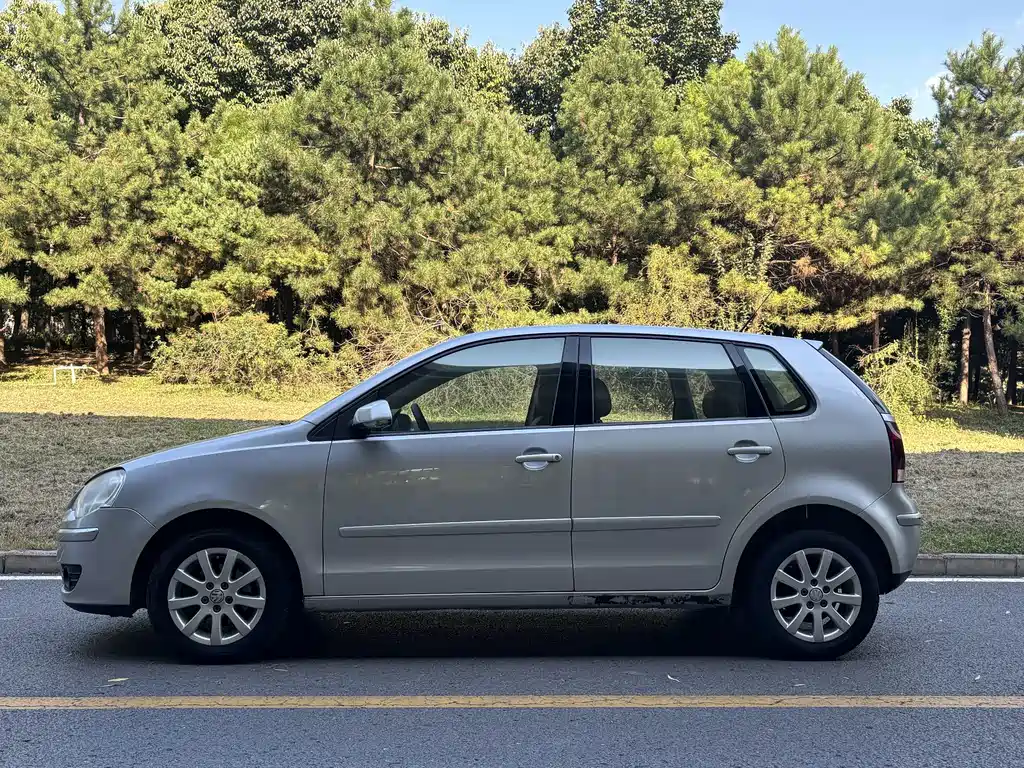 Polo 2011 Jintue 1.6L manual cool version купить на сайте DeffCars