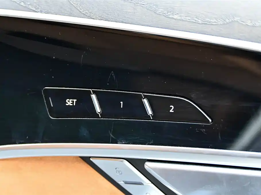 Audi A8 2024 A8L 50 TFSI quattro Premium Selection купить на сайте DeffCars