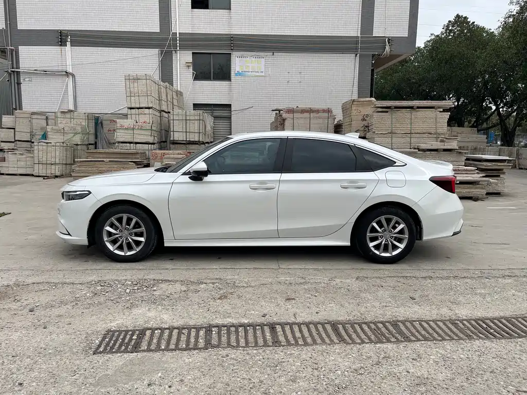 Stylish 2022 240TURBO Manual Exclusive Edition купить на сайте DeffCars