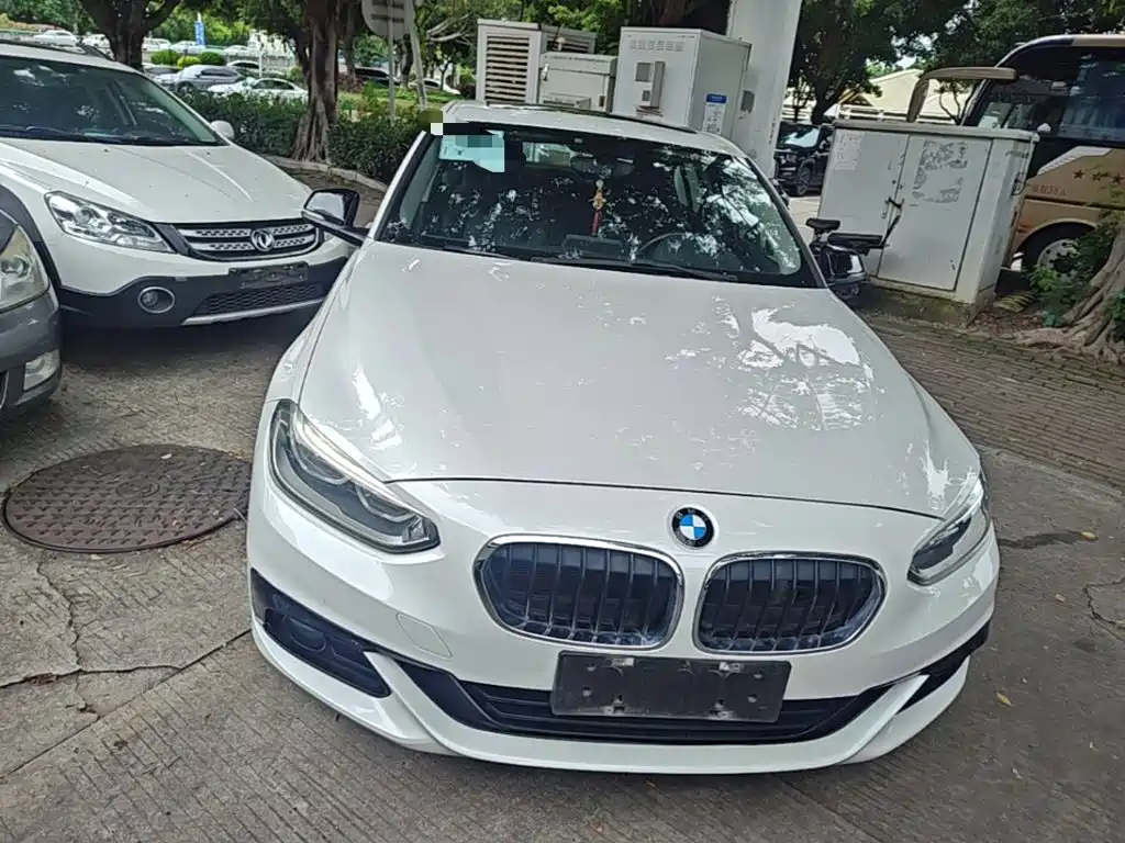 BMW 1 Series 2018 facelift 118i sports купить на сайте DeffCars