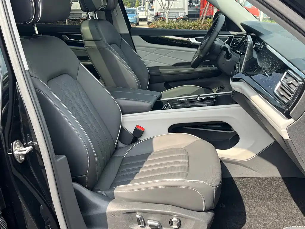 Touron 2023 330TSI two-wheel drive luxury version купить на сайте DeffCars