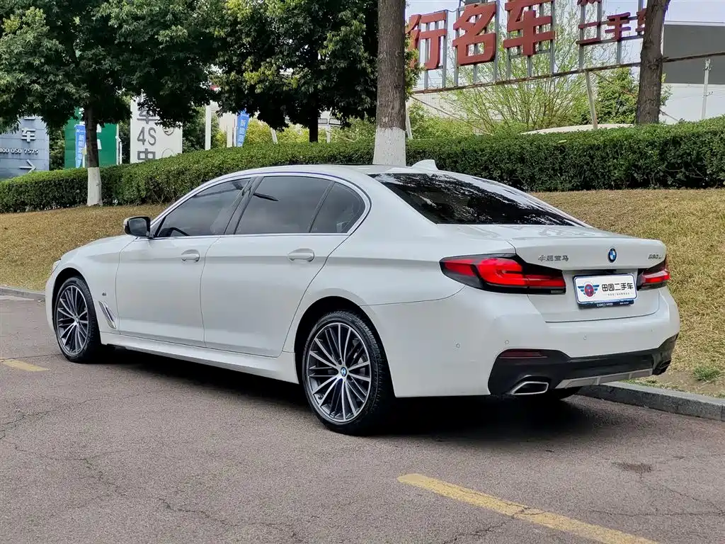 BMW 5 Series 2022 530Li Leading M Sports Package купить на сайте DeffCars
