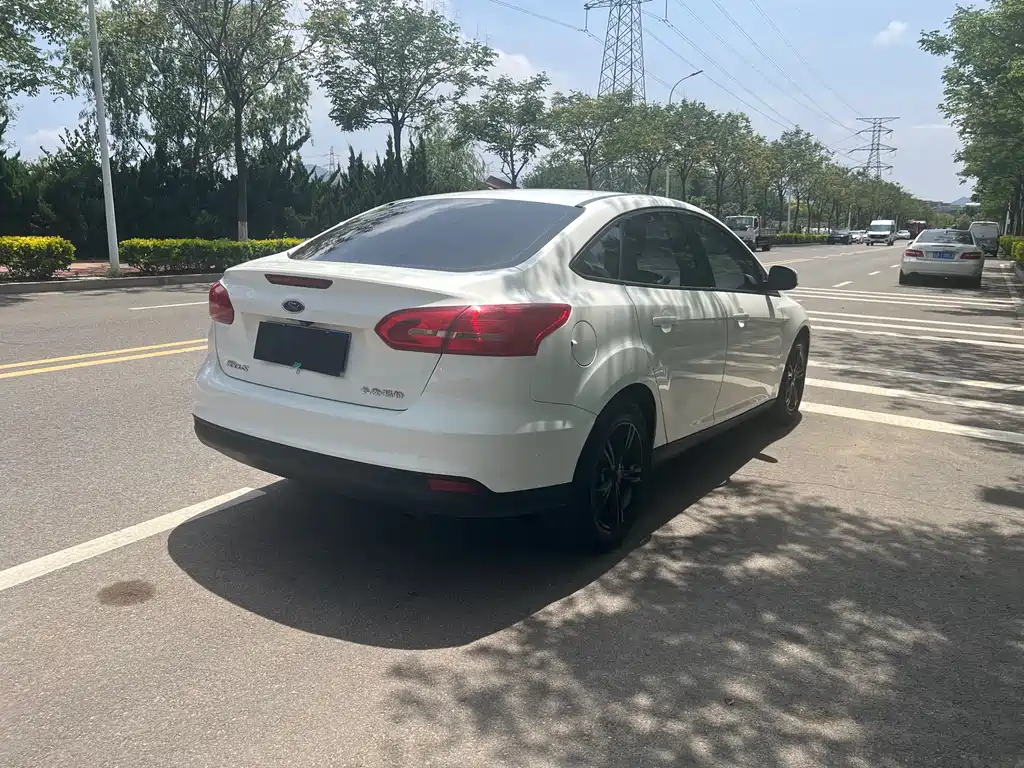 Focus 2017 Sedan 1.6L Automatic Comfort Smart Mobility Edition купить на сайте DeffCars