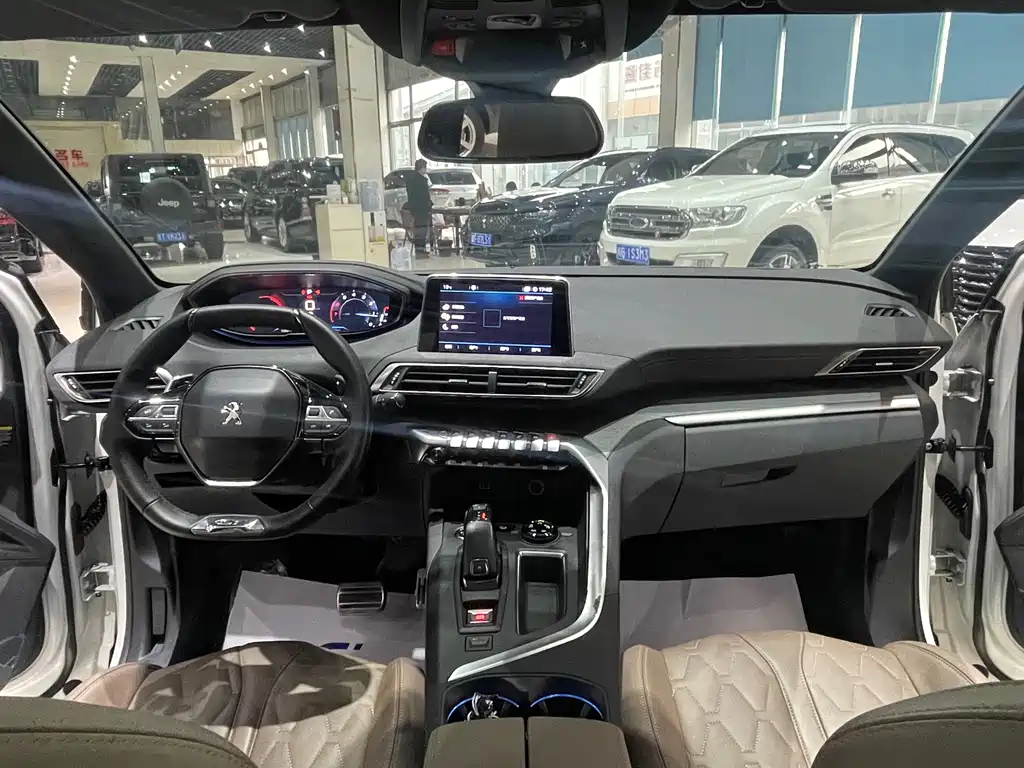 Peugeot 5008 2017 380THP 7-seater luxury GT version купить на сайте DeffCars