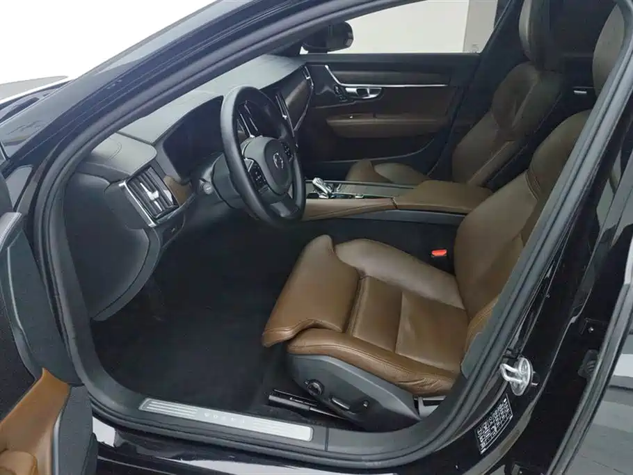 Volvo S90 2023 B5 Zhiyuan Luxury Edition купить на сайте DeffCars