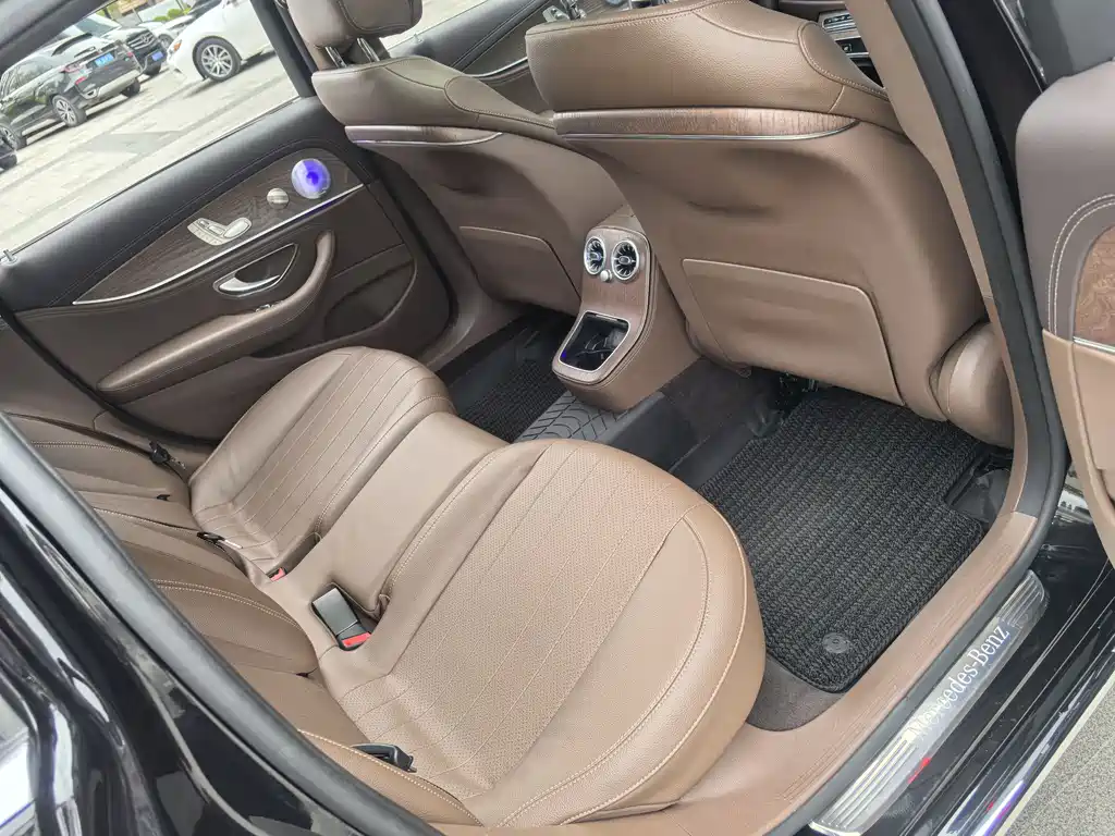 Mercedes-Benz E-Class 2023 E 300 L Luxury Model купить на сайте DeffCars