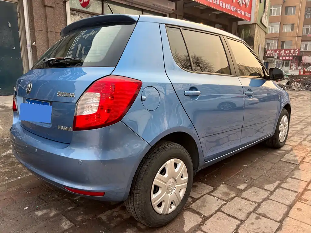 Fabia 2014 1.4L Automatic Crystal Edition купить на сайте DeffCars