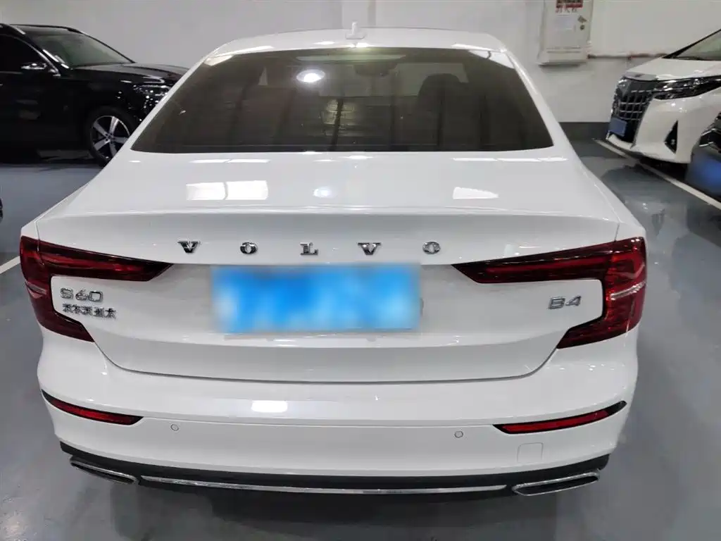 Volvo S60 2022 B4 Zhiyuan Luxury Edition купить на сайте DeffCars