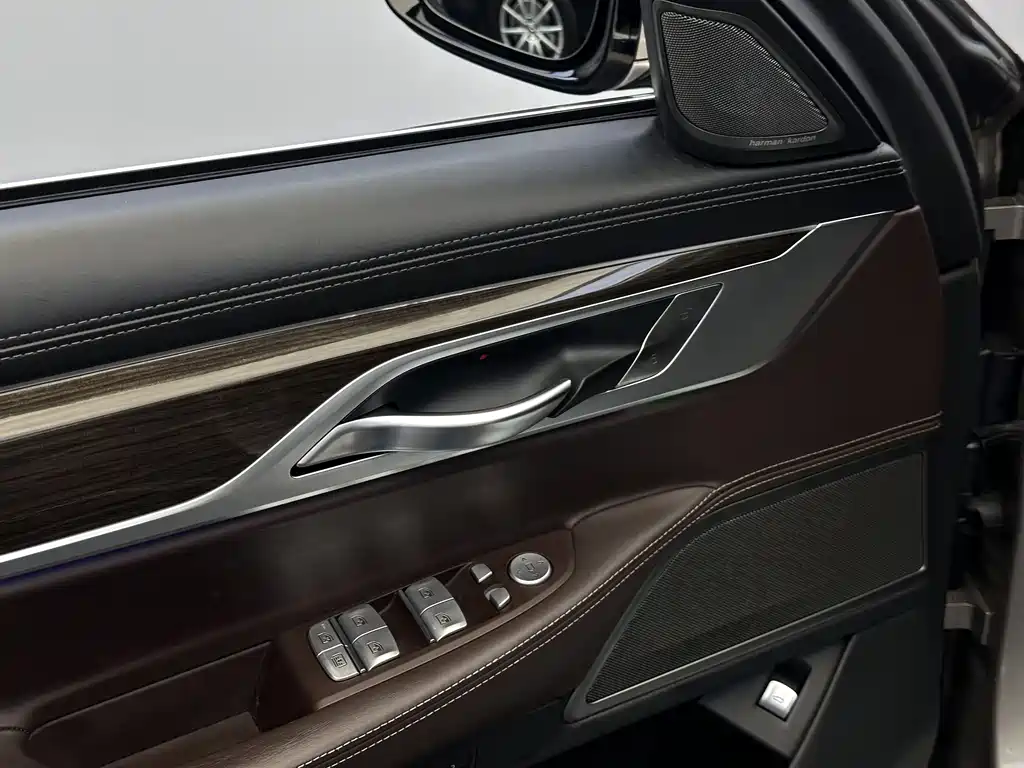 BMW 7 Series 2019 730Li Luxury Package купить на сайте DeffCars
