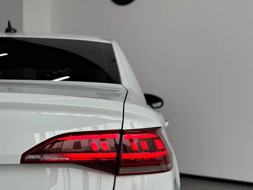 Bora 2023 200TSI DSG Yuexing Edition купить на сайте DeffCars