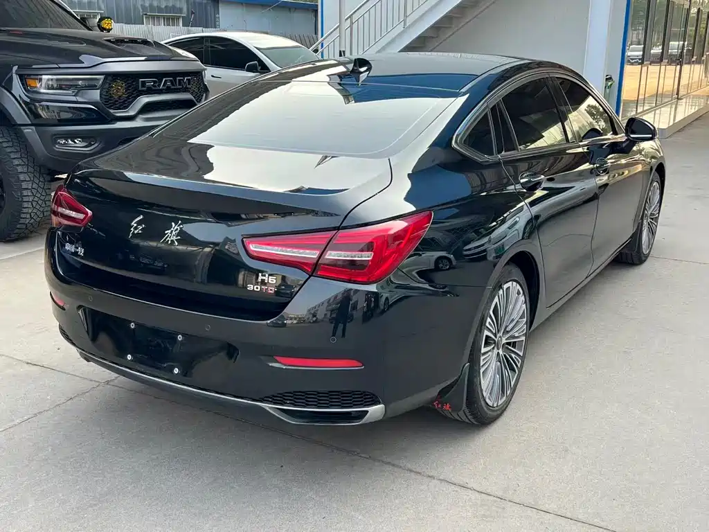 Hongqi H5 2022 classic model facelift 1.5T DCT flag rhyme version купить на сайте DeffCars