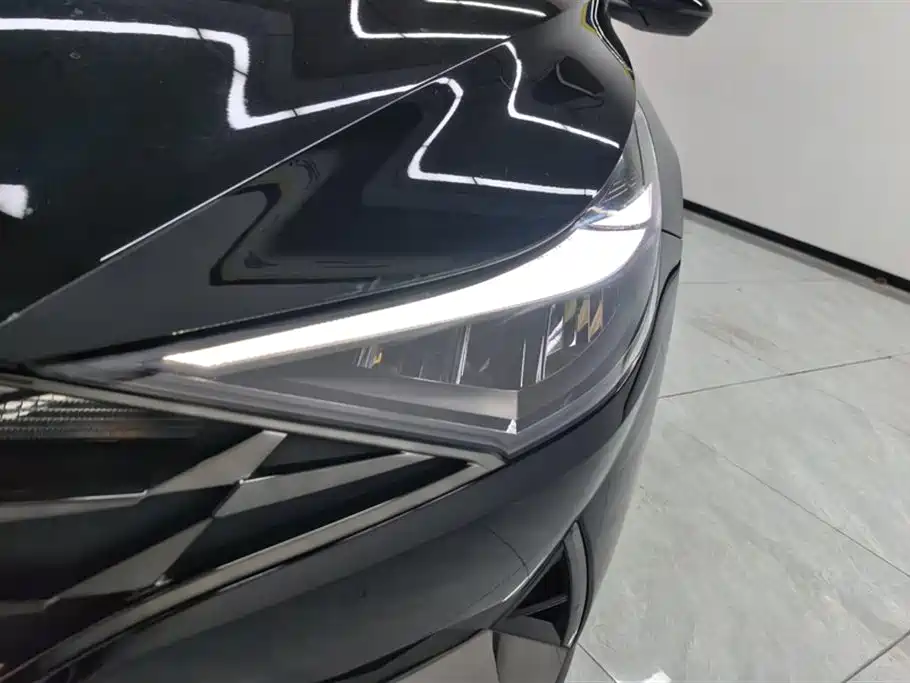 Elantra 2021 1.5L CVT LUX Premium Edition купить на сайте DeffCars