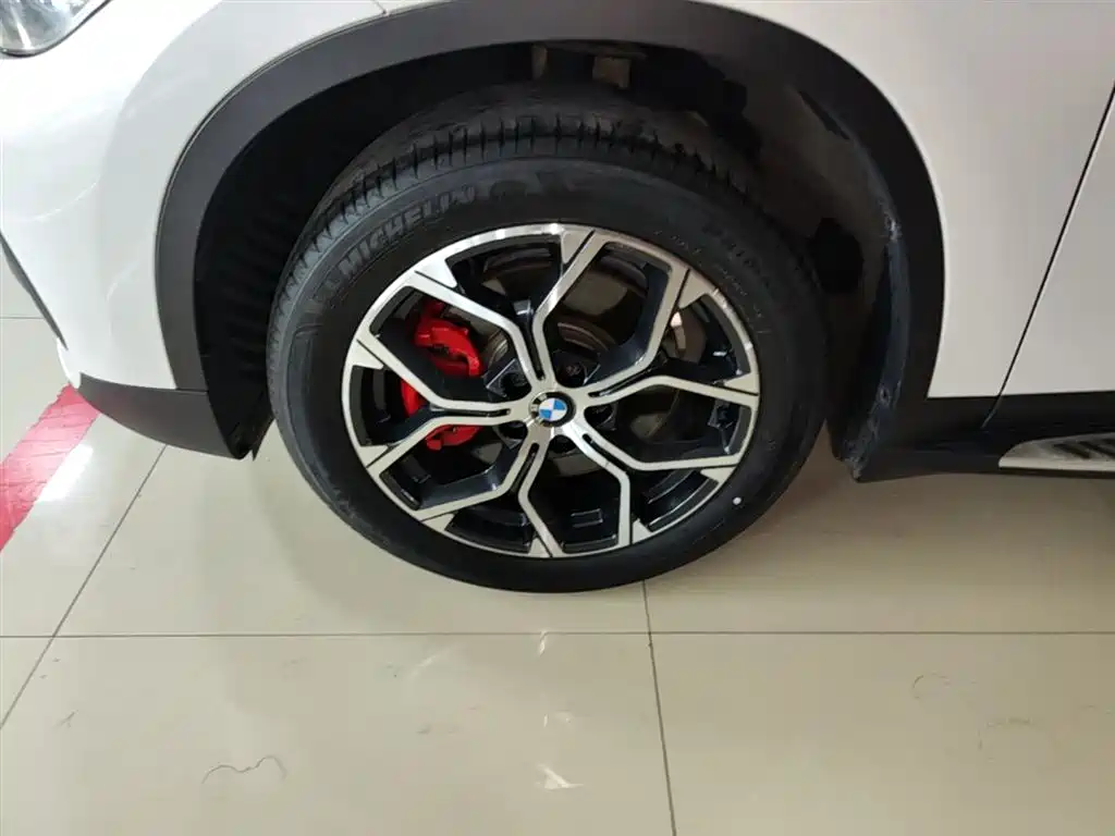 BMW X1 2020 sDrive25Li Leading Model купить на сайте DeffCars