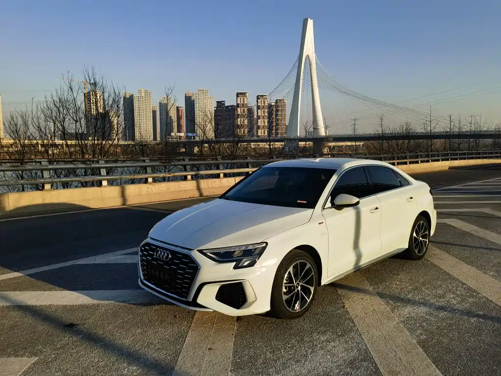 Audi A3 2023 A3L Limousine 35 TFSI aggressive and sporty купить на сайте DeffCars