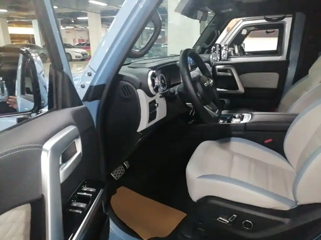 Beijing BJ40 2023 2.0T Automatic 4WD City Hunter Edition купить на сайте DeffCars