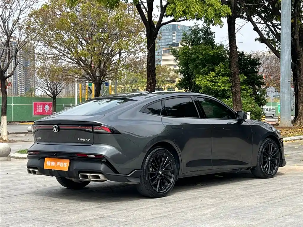 Changan UNI-V 2024 1.5T premium model купить на сайте DeffCars