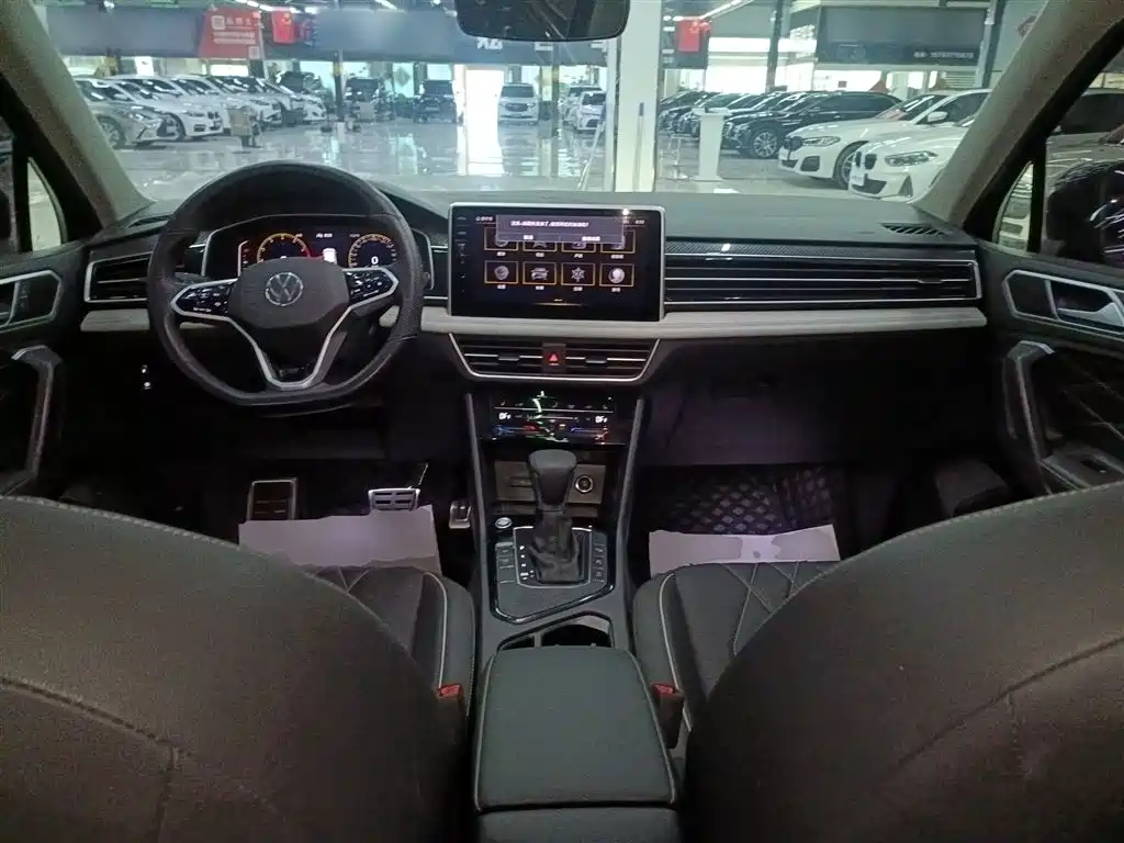 Tiguan L 2022 330TSI automatic two-wheel drive R-Line version купить на сайте DeffCars
