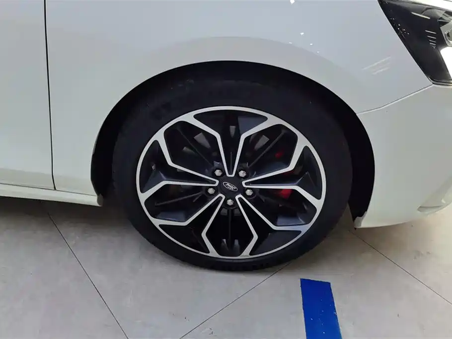 Focus 2020 Hatchback EcoBoost 180 Automatic ST Line купить на сайте DeffCars