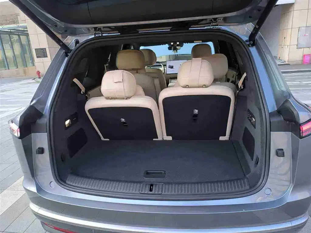 Ledo L90 2025 Ultra six-seater version купить на сайте DeffCars