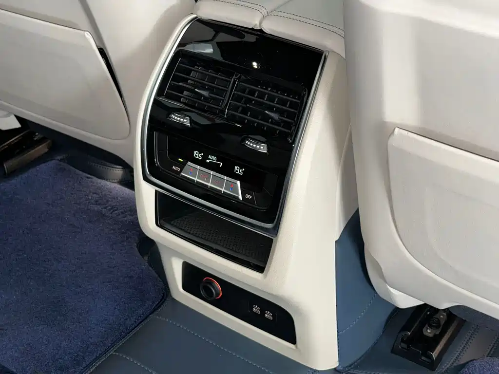 BMW X7 2019 xDrive40i Exclusive M Sports Package купить на сайте DeffCars