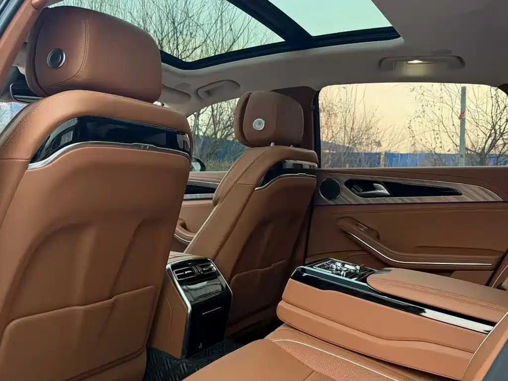 Hongqi H9 2020 2.0T Zhilian Flagship Edition купить на сайте DeffCars