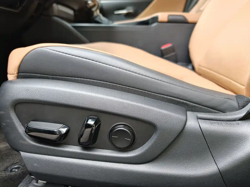 Lexus ES 2022 200 Excellence Edition купить на сайте DeffCars
