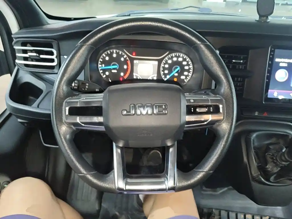 JMC Jiangling Fushun 2022 2.0T Manual Multipurpose Passenger Car Short Axle Medium High Top 6 Seater купить на сайте DeffCars