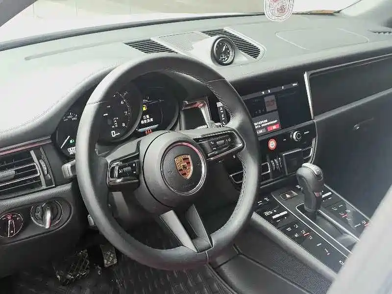 Macan 2024 Macan 2.0T купить на сайте DeffCars