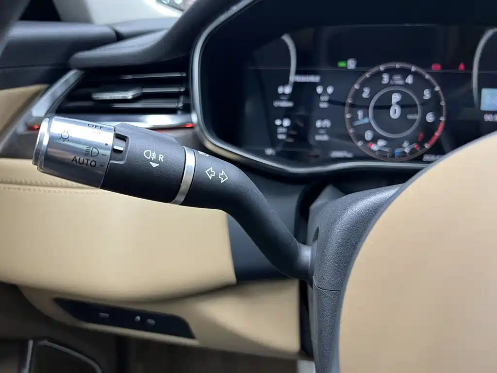 Jaguar XFL 2022 XFL 2.0T P250 two-wheel drive exclusive luxury version купить на сайте DeffCars
