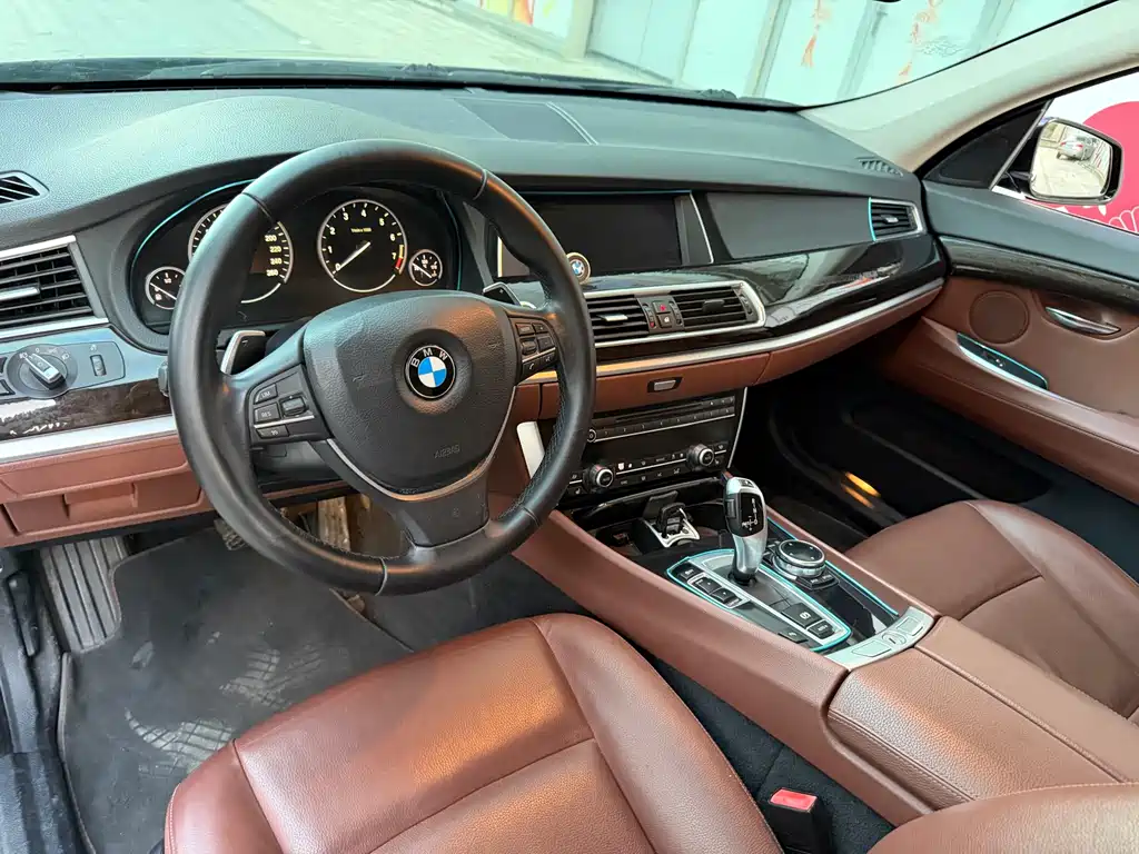 BMW 5 Series GT 2014 535i Leading Model купить на сайте DeffCars