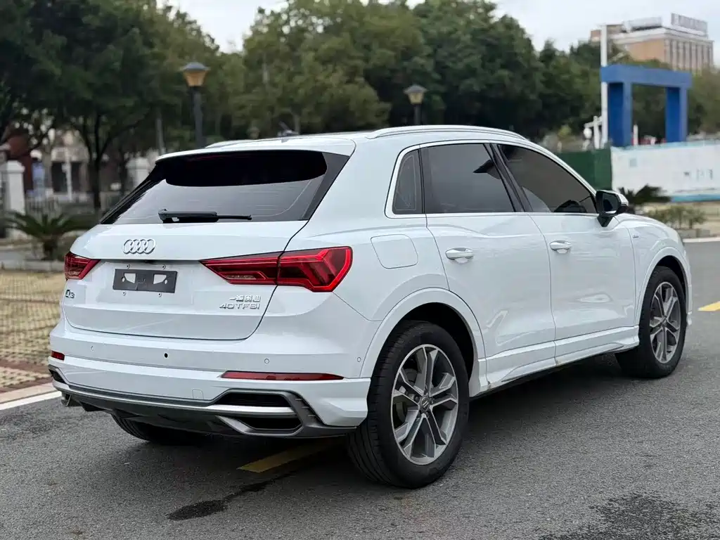 Audi Q3 2020 40 TFSI Fashionable and Dynamic купить на сайте DeffCars