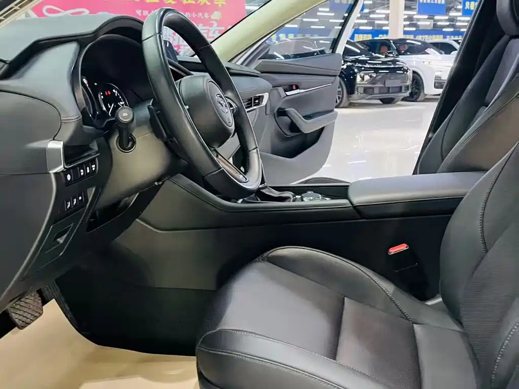 Mazda3 Angkesela 2023 2.0L Automatic Premium Edition купить на сайте DeffCars