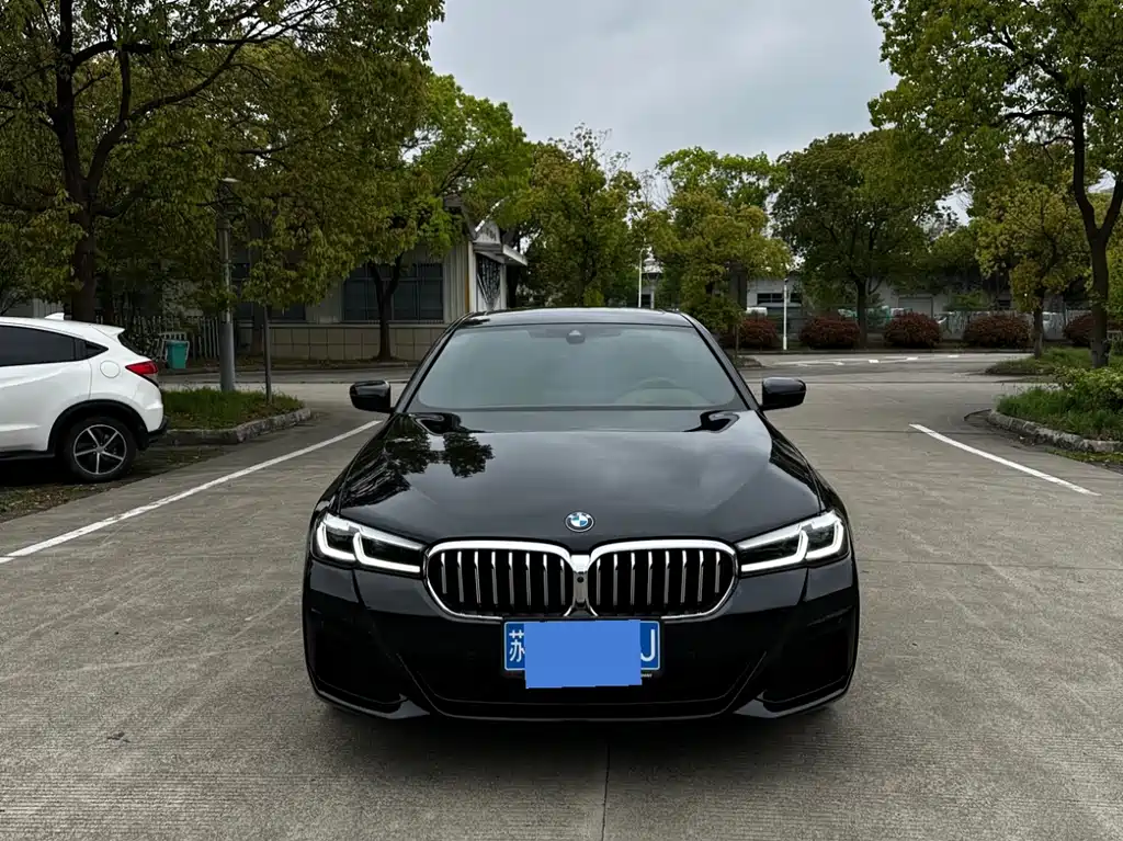 BMW 5 Series 2023 530Li Exclusive M Sports Package купить на сайте DeffCars