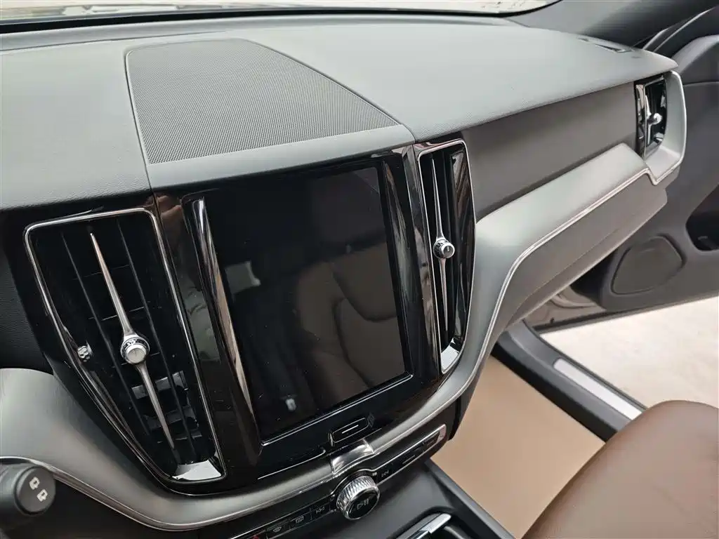 Volvo XC60 2021 T5 four-wheel drive Zhiyi Luxury Edition купить на сайте DeffCars