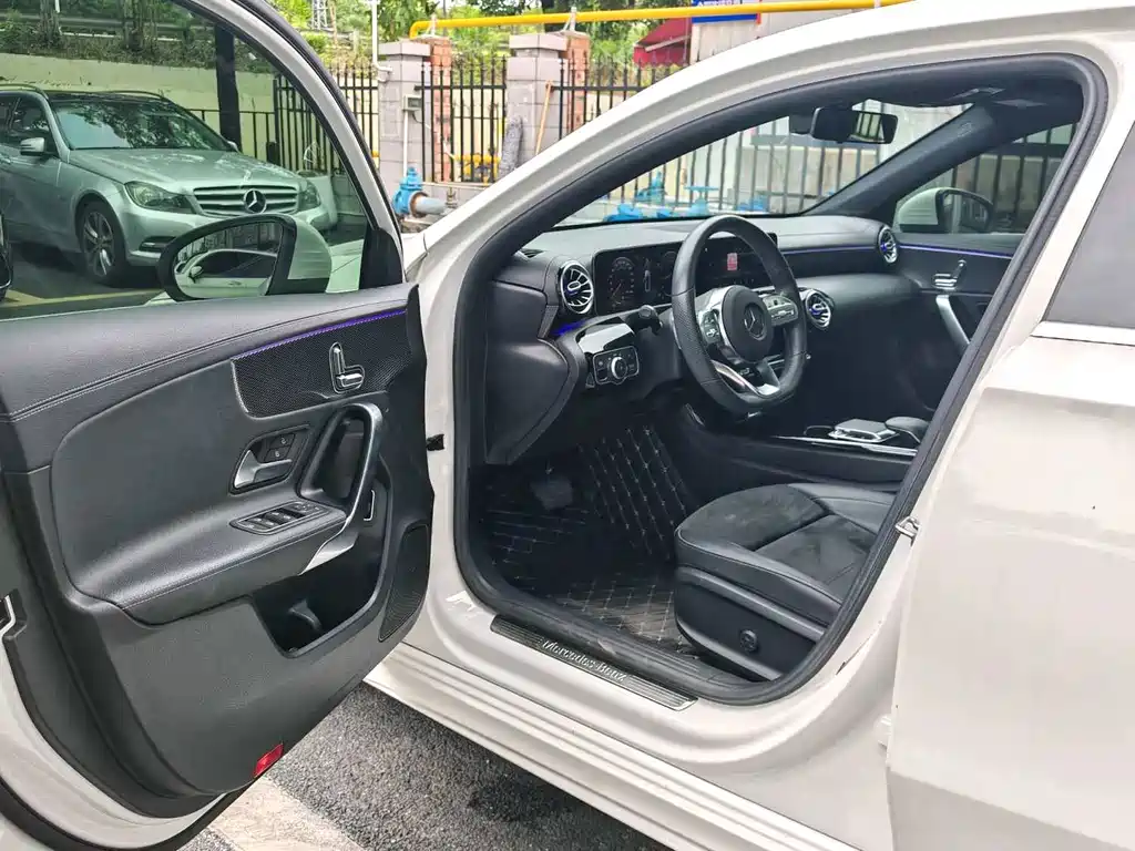 Mercedes-Benz A-Class 2020 A 200 L Sports Sedan купить на сайте DeffCars