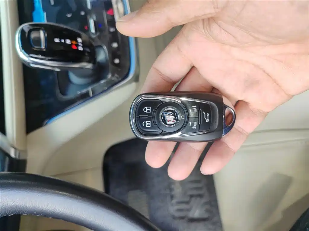 Buick GL8 2023 ES Lu Zun flagship model купить на сайте DeffCars