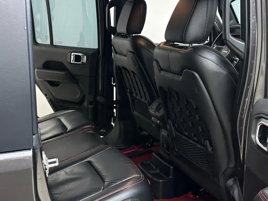 Wrangler 2021 2.0T Robin Hood Four-Door Edition купить на сайте DeffCars