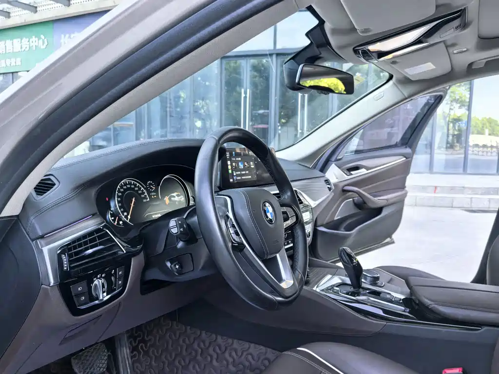 BMW 5 Series 2018 Facelift 530Li Exclusive Luxury Package купить на сайте DeffCars