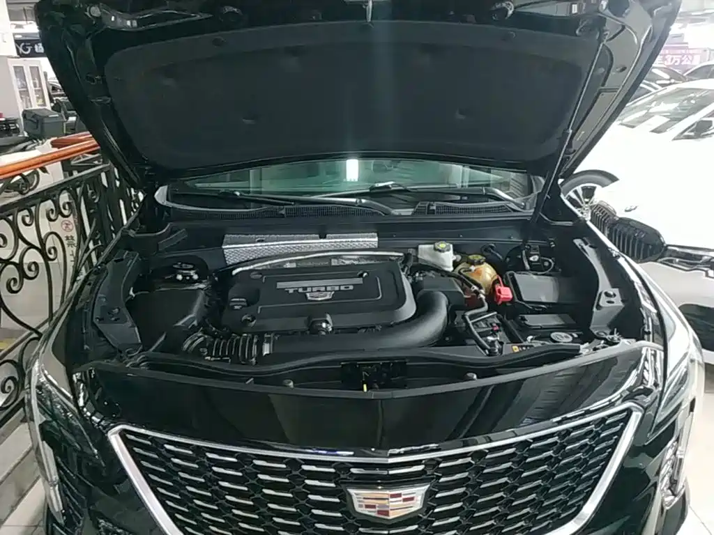 Cadillac XT4 2021 28T two-wheel drive leading model купить на сайте DeffCars