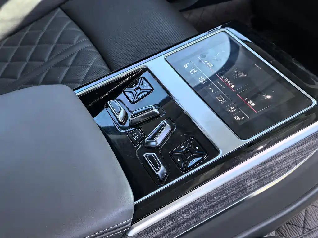 Audi A8 2023 A8L 55 TFSI quattro flagship model купить на сайте DeffCars