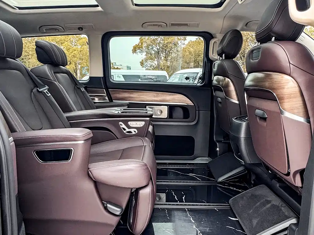 Mercedes-Benz V-Class 2022 V 260 L Long Wheelbase Luxury Edition купить на сайте DeffCars